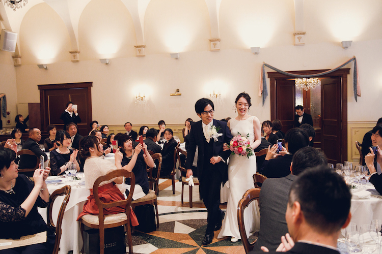 結婚式 スナップ写真 撮って出しエンドロール 実例 リストランテaso 東京代官山 結婚式エンドロール スナップ プロフィール映像のココロスイッチ
